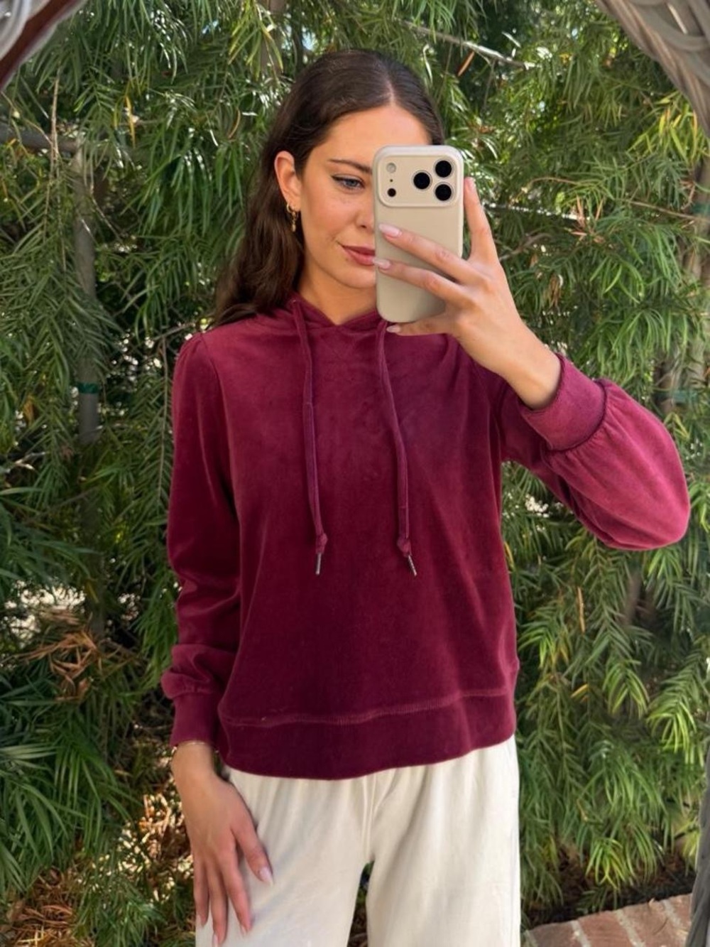 Saks Fifth Avenue burgundy velvet hoodie in a US SP #luxury #velvet #cozy #desig